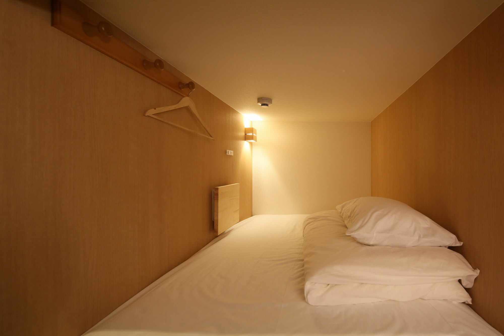 Iloha Hostel Namba Shinsaibashi أوساكا المظهر الخارجي الصورة