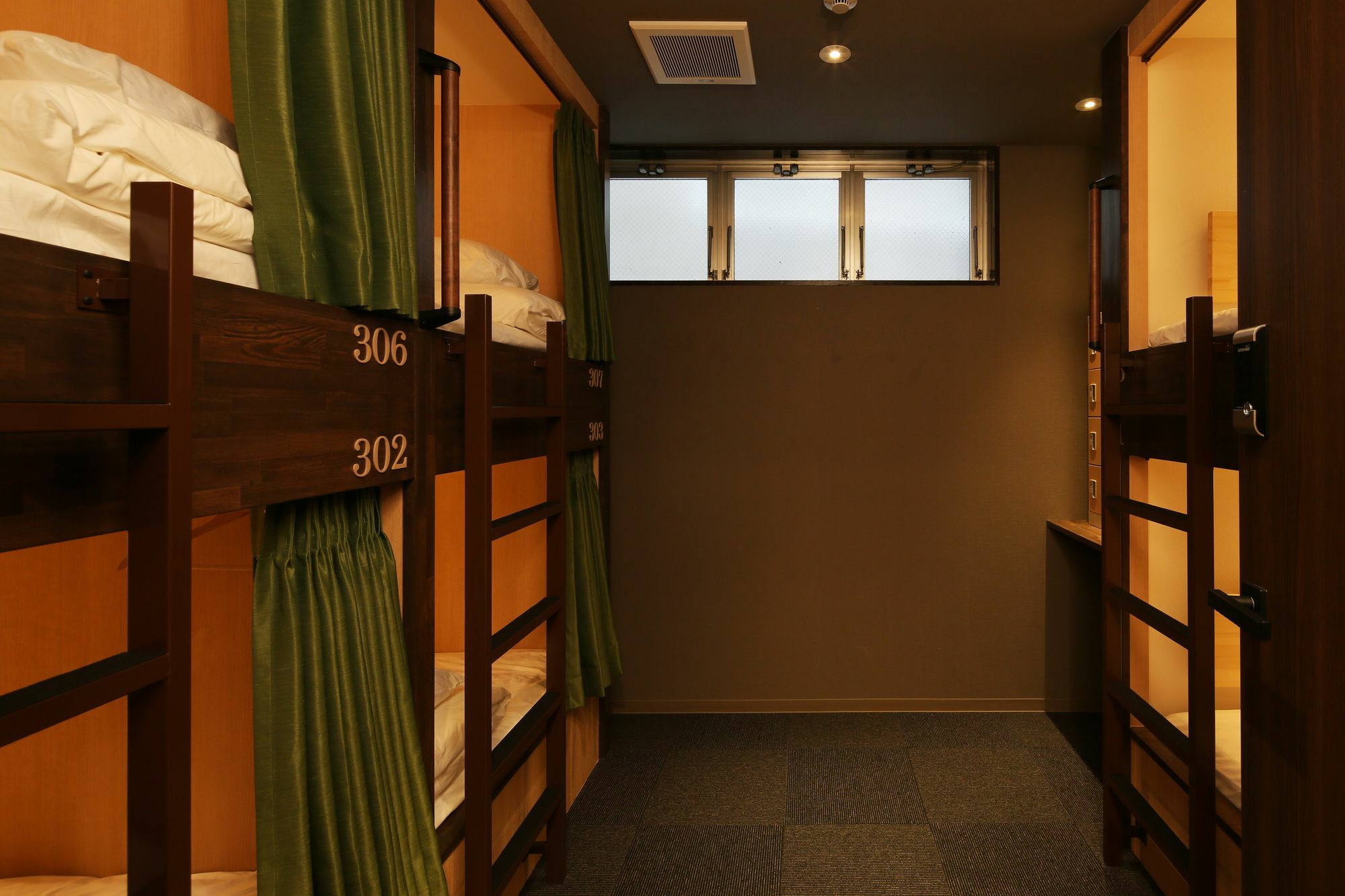 Iloha Hostel Namba Shinsaibashi أوساكا المظهر الخارجي الصورة